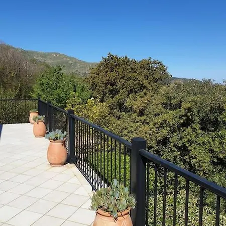 Maison Avec Piscine Entre Et Montagne Semesterbostad