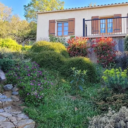 Semesterbostad Maison Avec Piscine Entre Et Montagne *