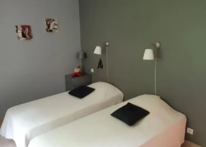 Maison Avec Piscine Entre Et Montagne Feriehus *